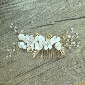 Elegant Floral Hair Comb in Gold and White With Pearl And Crystal Accents